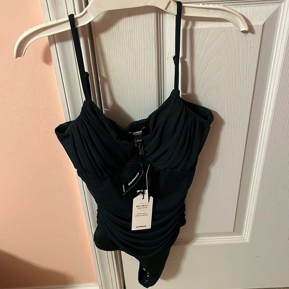 Express Sculpting Bodysuit - Picture 1 of 7